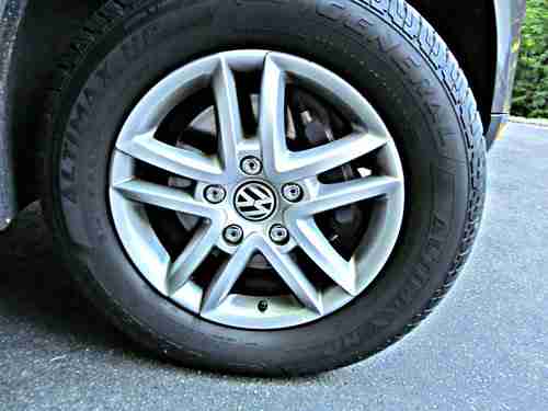 2008 VOLKSWAGEN TOUAREG V6 ALL WHEEL DRIVE, image 3