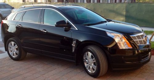 Like new 2012 cadillac srx luxury collection