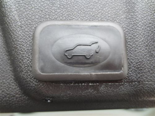 SUV 3.6L CD Front Wheel Drive Chrome Wheels We Finance DVD FWD Clean Carfax Bose, image 36