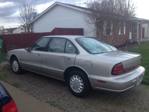 1996 oldsmobile delta eighty-eight sedan in good condition, great first car!