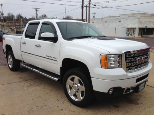 Gmc sierra denali crew cab 4x4 only 2228 miles!!!!!!