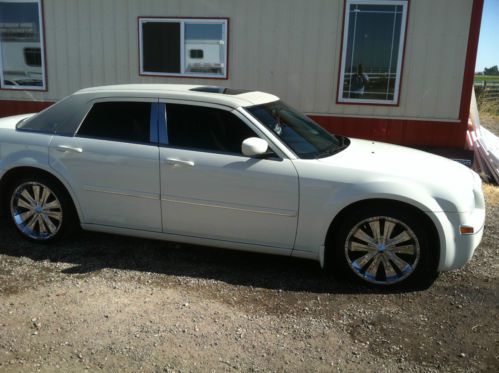 2005 chrysler 300 touring 3.5l custom cloth top! one of a kind! runs like a top!