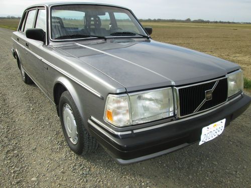 1987 volvo 240 dl 244 sedan low mileage 43k no rust california car garage kept