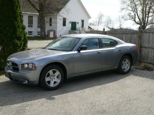 2007 dodge charger 3.5l v6 only 37,195 miles!  28 mpg