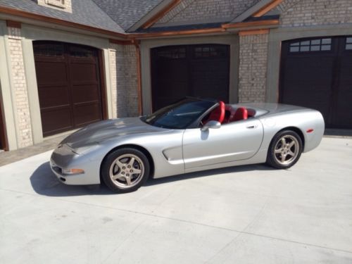 2004 corvette conv loaded low miles rare color combo 22k miles hud silver/red