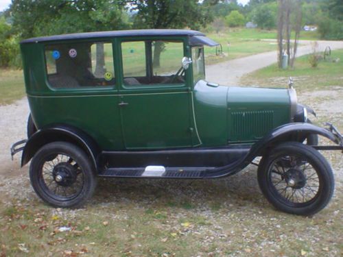 1927 ford model t 2 door sedan