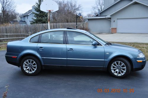 2003 volkswagen passat w8 sedan 4-door 4.0l