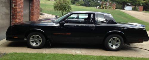 1986 chevrolet monte carlo ss---- 2 door----black