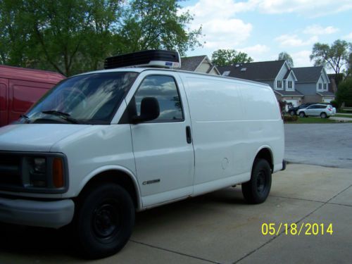 2001 chevrolet express cargo van 3500 135&#034; wb  refrigerated reefer insulated