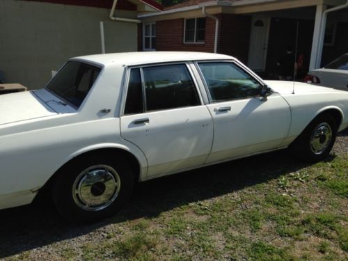 1990 chevrolet caprice base sedan 4-door 5.7l