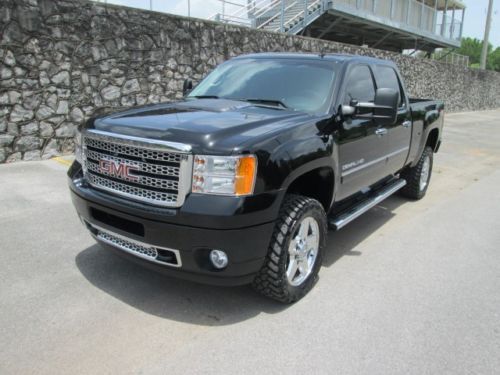 2011 gmc 2500 duramax denali. nav! like new!