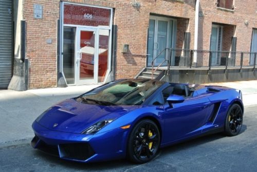 Like new. low miles 2012 lamborghini gallardo lp 550-2 spyder in blue caelum