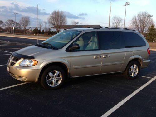 2005 dodge grand caravan sxt loaded heated leather seats dvd new tires battery