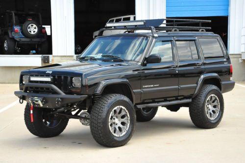 Cherokee xj sport / lifted / nicest in country / fully built / stage 3+ package