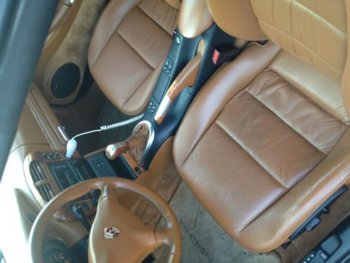 Porsche 911 Carererra Cabriolet, image 2