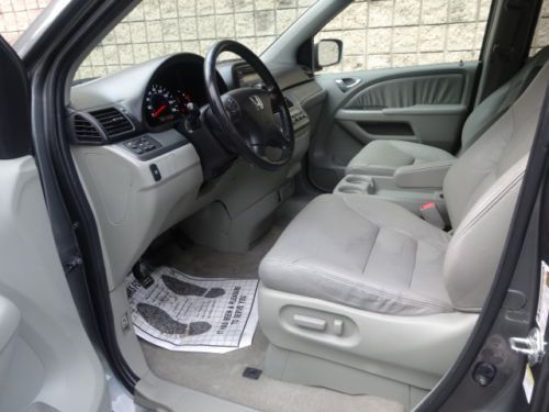 NO RESERVE ALL POWER LEATHER SUNROOF 8 SEAT DUAL A/C NEW MICHELIN TIRES SERVICED, image 23