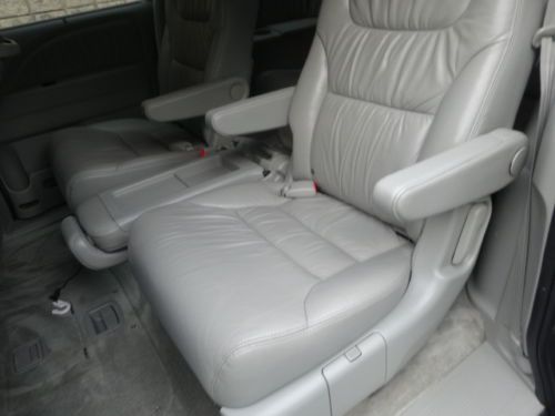 NO RESERVE ALL POWER LEATHER SUNROOF 8 SEAT DUAL A/C NEW MICHELIN TIRES SERVICED, image 28