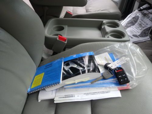 NO RESERVE ALL POWER LEATHER SUNROOF 8 SEAT DUAL A/C NEW MICHELIN TIRES SERVICED, image 32