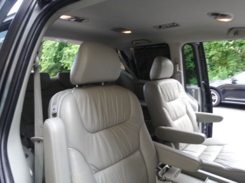 NO RESERVE ALL POWER LEATHER SUNROOF 8 SEAT DUAL A/C NEW MICHELIN TIRES SERVICED, image 45