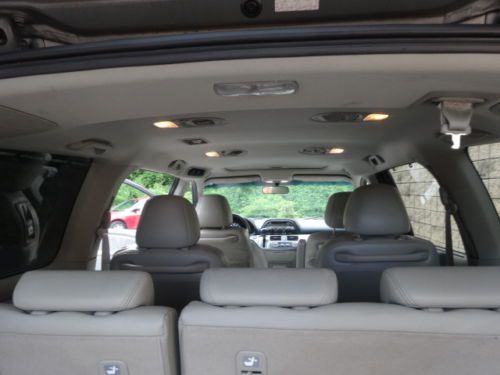 NO RESERVE ALL POWER LEATHER SUNROOF 8 SEAT DUAL A/C NEW MICHELIN TIRES SERVICED, image 53