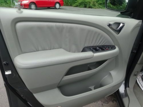 NO RESERVE ALL POWER LEATHER SUNROOF 8 SEAT DUAL A/C NEW MICHELIN TIRES SERVICED, image 91