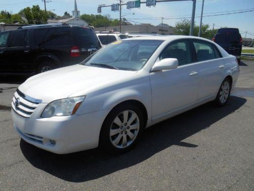 2005 toyota avalon xls