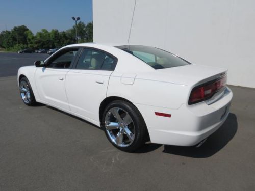 2014 dodge charger se