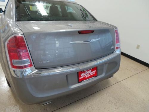 2014 chrysler 300 base