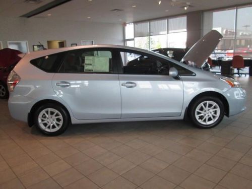 2014 toyota prius v two