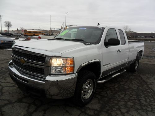 Lt extended cab 4dr, long box, 4x4 6.6 duramax turbo diesel, 1 owner no accident