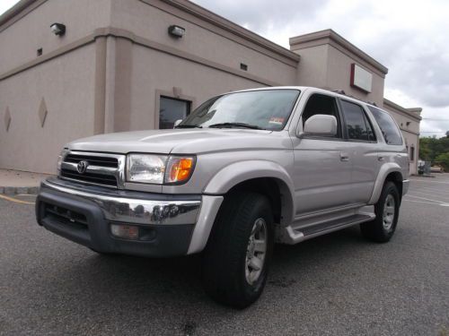 Clean 2000 toyota 4runner, sr5 clean carfax, runs great