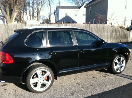 2005 porsche cayenne turbo sport utility 4-door 4.5l
