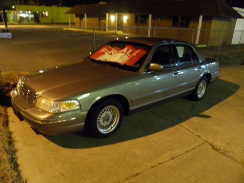 1999 ford crown victoria lx
