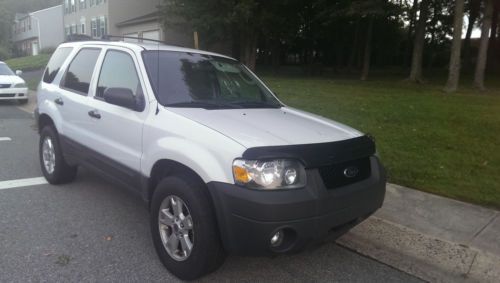 2005 ford escape xlt sport utility 4-door 3.0l