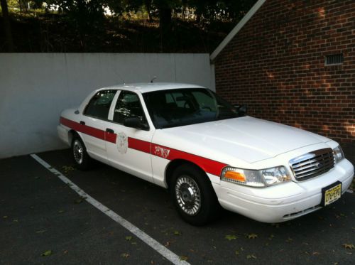 2001 ford crown victoria police interceptor sedan 4-door 4.6l