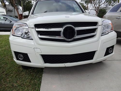 2012 glk350 white 3.5l  v6 11k miles bluetooth, rwd command mp3/aux/cd 8 speaker