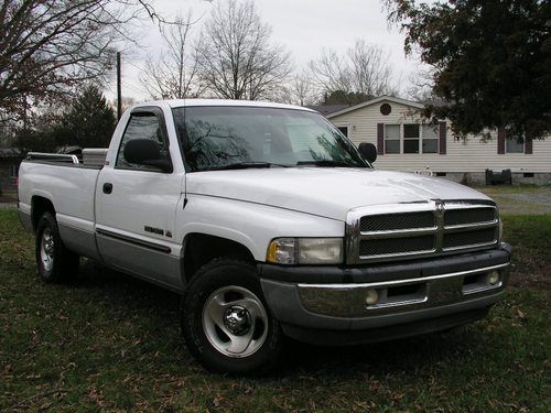 2001 dodge ram 1500 laramie standard cab pickup 2-door 5.9l