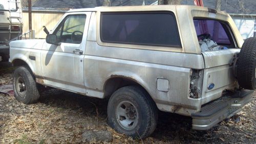 1994 ford bronco xl sport utility 2-door 5.8l