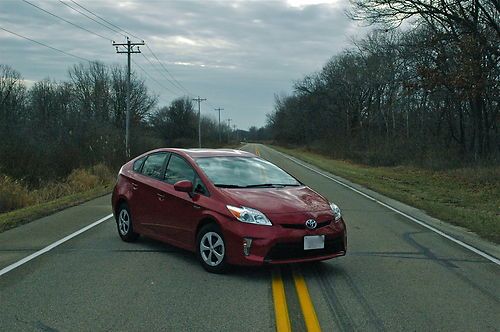 2012 toyota prius 7300 miles no reserve!!!!!!!