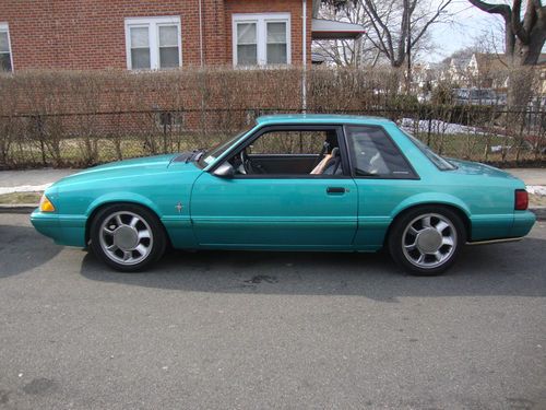 1993 ford mustang lx sedan 2-door 2.3l