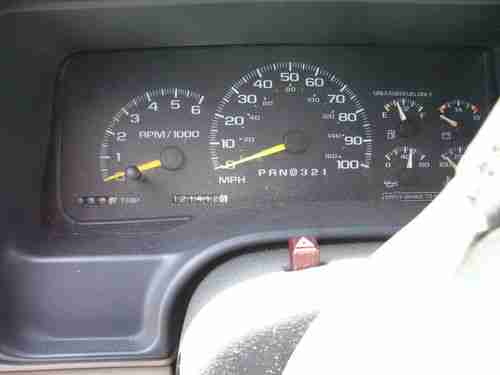 Chevrolet Suburban , 1999, Seats 7 Dual AC, 2  wheel drive, Super Clean, image 7