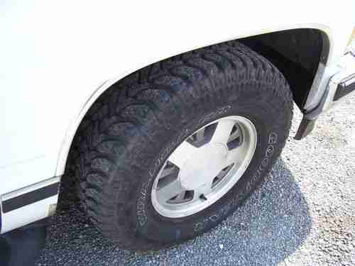 Chevrolet Suburban , 1999, Seats 7 Dual AC, 2  wheel drive, Super Clean, image 14
