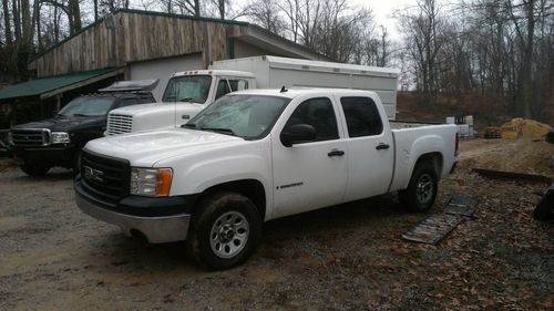 2007 gmc sierra 4 door pickup truck crew cab