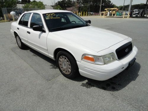 2003 white ford crown victoria 4 door sedan one owner