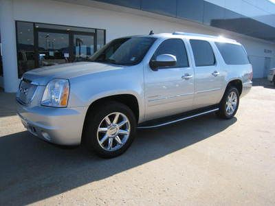 11 xl denali nav sunroof 2 dvd's 20's one owner heated/cool seats bluetooth
