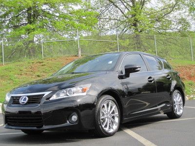 Lexus ct 200h 2012 premium edition like new loaded with toys low reserve set a+