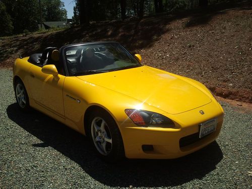 Honda s2000 - excellent condition - low mileage - base convertible