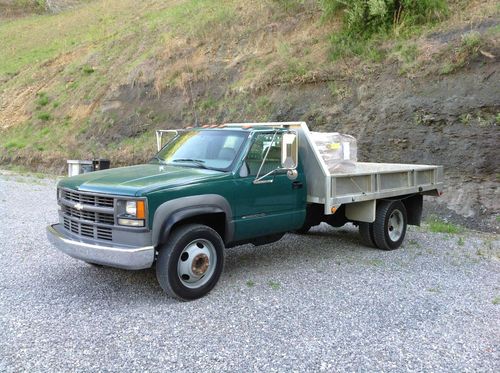 2002 chevrolet flat bed truck