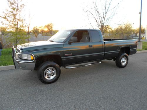Dodge ram 2500 diesel 4x4, southern rust free truck  71k