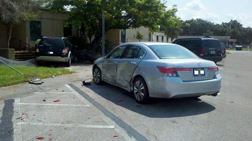 2012 Honda Accord LX 5-speed Clean Title for repair No Reserve, image 2